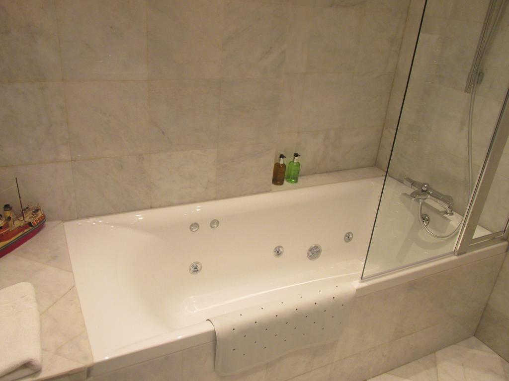 Double Room with Spa Bath